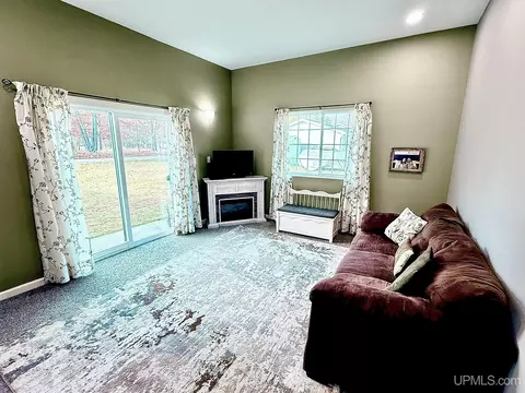 Living - 912 E Breen, Kingsford, MI 49802 photo 2 of 3