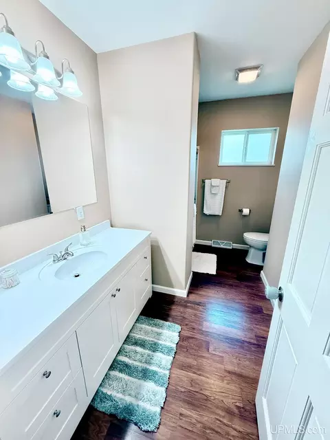 Bath - 912 E Breen, Kingsford, MI 49802 photo 1 of 3