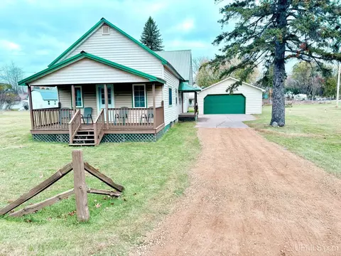 912 E Breen, Kingsford, MI 49802