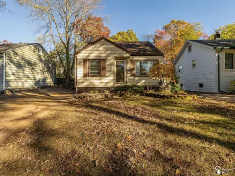 908 N Maple, Royal Oak, MI 48067