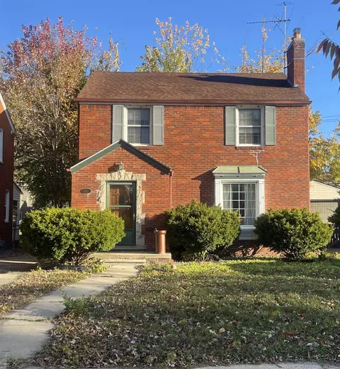 1342 Hollywood, Grosse Pointe Woods, MI 48236