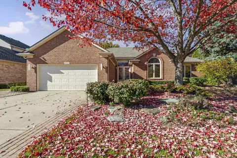 48727 Fairmont, Macomb, MI 48044