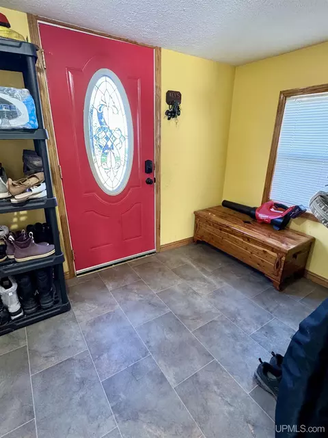 Entry Way - 409 Excelsior, Ishpeming, MI 49849 photo 1 of 1