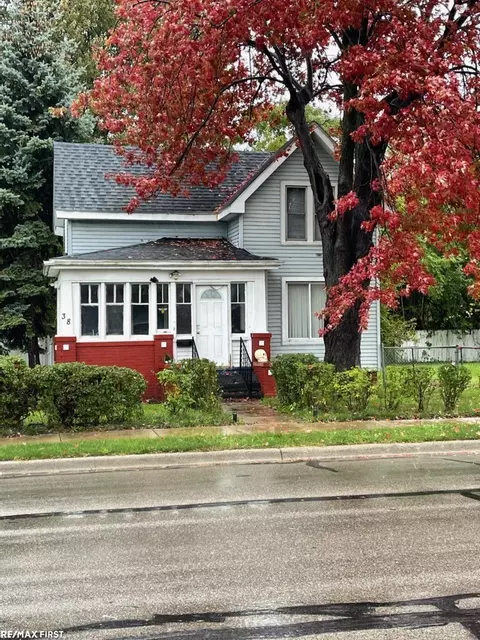 38 Northbound Gratiot, Mount Clemens, MI 48043