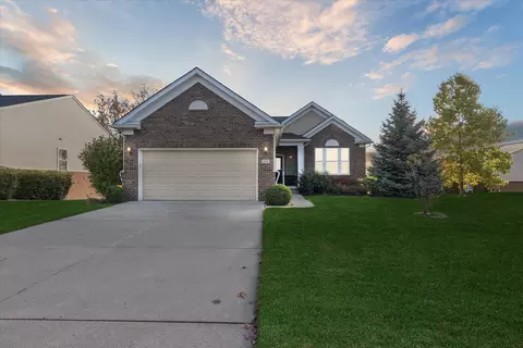 9525 Pine Vly, Grand Blanc, MI 48439