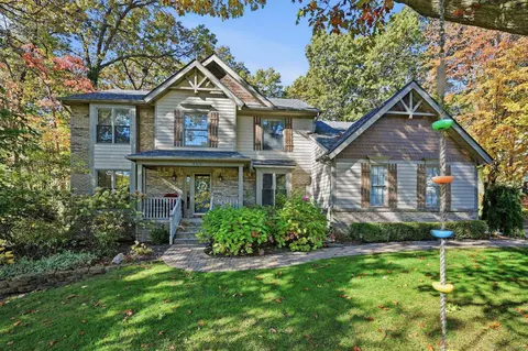 390 Woodsedge, White Lake, MI 48386