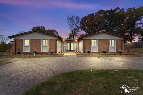 8118 Rene, White Lake, MI 48386