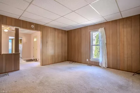 Living - 520 E Comstock, Owosso, MI 48867 photo 2 of 3