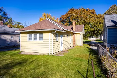 Exterior - 520 E Comstock, Owosso, MI 48867 photo 5 of 5