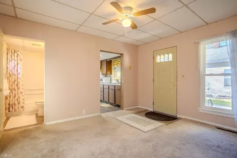 Living - 520 E Comstock, Owosso, MI 48867 photo 3 of 3