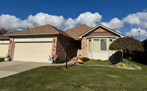 15851 Horseshoe Path, Clinton Township, MI 48035