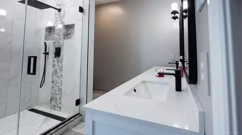 Bath - 21839 Goldenwillow, Macomb, MI 48044 photo 3 of 8