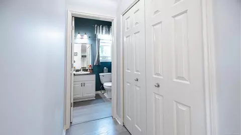 Entry Way - 21839 Goldenwillow, Macomb, MI 48044 photo 5 of 7