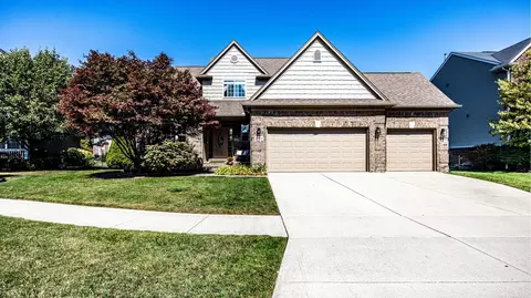 Exterior - 21839 Goldenwillow, Macomb, MI 48044 photo 2 of 8