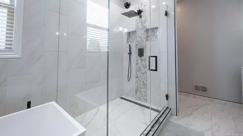 Bath - 21839 Goldenwillow, Macomb, MI 48044 photo 5 of 8