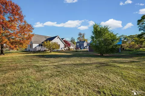Exterior - 1905 W Smith, Temperance, MI 48182 photo 5 of 8