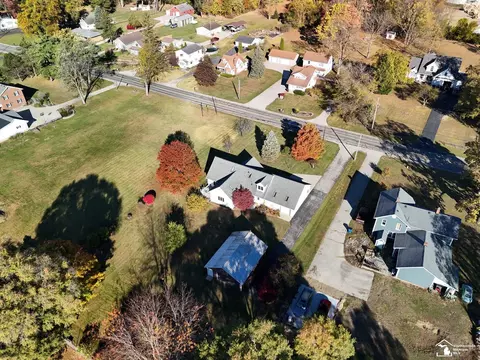View/Area - 1905 W Smith, Temperance, MI 48182 photo 2 of 18