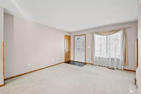 Living - 1905 W Smith, Temperance, MI 48182 photo 2 of 6