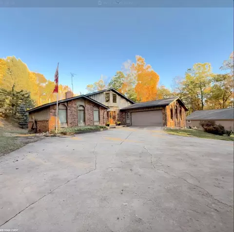 1185 Barr, Oxford, MI 48370