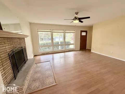 Living - 930 Pine, Owosso, MI 48867 photo 2 of 3
