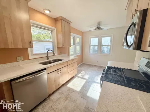 Kitchen - 930 Pine, Owosso, MI 48867 photo 4 of 4