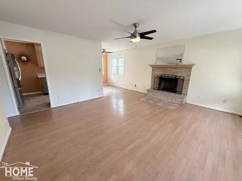 Living - 930 Pine, Owosso, MI 48867 photo 3 of 3