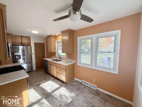 Kitchen - 930 Pine, Owosso, MI 48867 photo 3 of 4