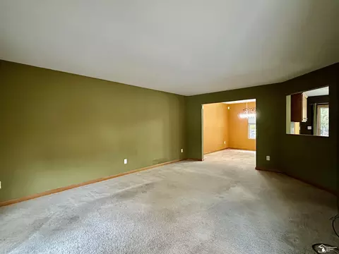 Living - 7547 Willow Pointe, Temperance, MI 48182 photo 3 of 4