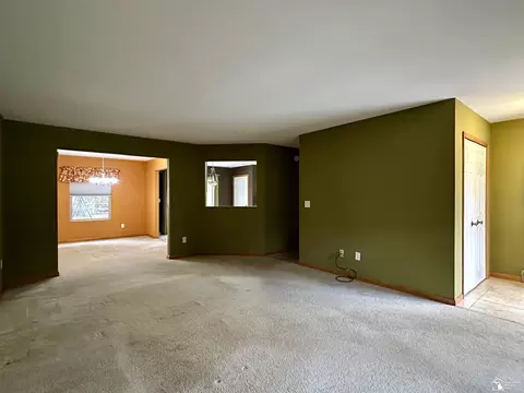 Living - 7547 Willow Pointe, Temperance, MI 48182 photo 4 of 4