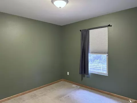 Bedroom - 7547 Willow Pointe, Temperance, MI 48182 photo 3 of 5