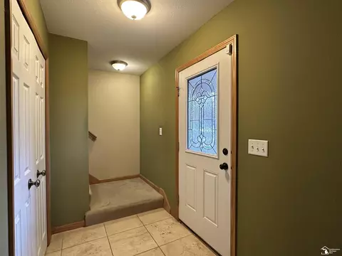 Entry Way - 7547 Willow Pointe, Temperance, MI 48182 photo 1 of 2