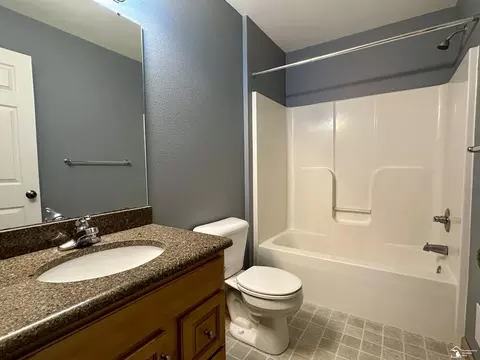 Bath - 7547 Willow Pointe, Temperance, MI 48182 photo 4 of 4
