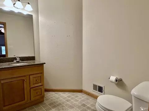 Bath - 7547 Willow Pointe, Temperance, MI 48182 photo 3 of 4