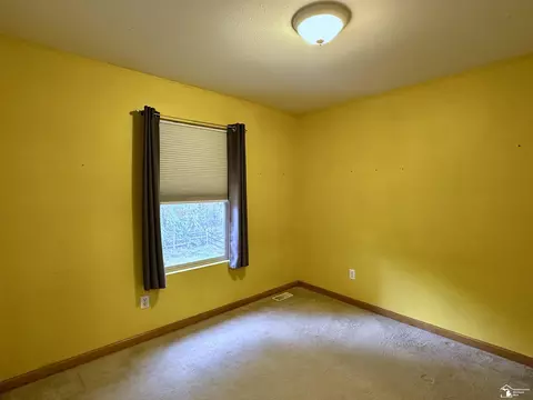 Bedroom - 7547 Willow Pointe, Temperance, MI 48182 photo 4 of 5