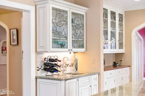 Kitchen - 1148 Devonshire, Grosse Pointe Park, MI 48230 photo 4 of 15