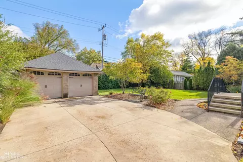 Exterior - 1148 Devonshire, Grosse Pointe Park, MI 48230 photo 11 of 17