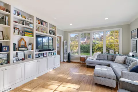 Living - 1148 Devonshire, Grosse Pointe Park, MI 48230 photo 5 of 11