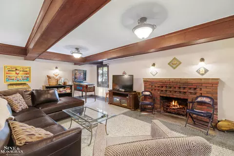 Living - 1148 Devonshire, Grosse Pointe Park, MI 48230 photo 9 of 11