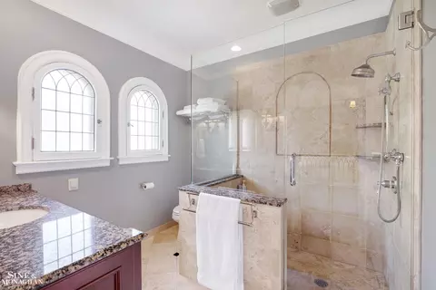 Bath - 1148 Devonshire, Grosse Pointe Park, MI 48230 photo 2 of 8