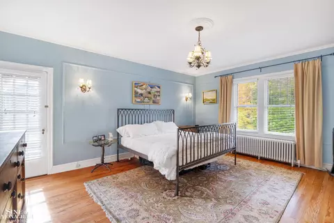 Bedroom - 1148 Devonshire, Grosse Pointe Park, MI 48230 photo 1 of 9