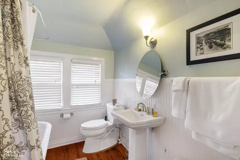 Bath - 1148 Devonshire, Grosse Pointe Park, MI 48230 photo 7 of 8