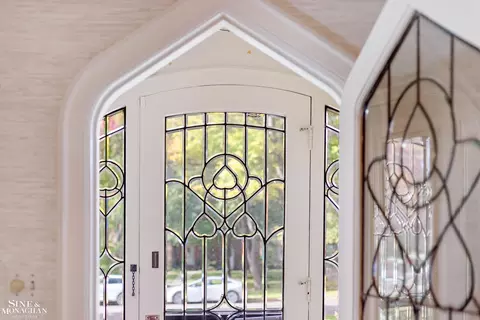 Entry Way - 1148 Devonshire, Grosse Pointe Park, MI 48230 photo 2 of 10