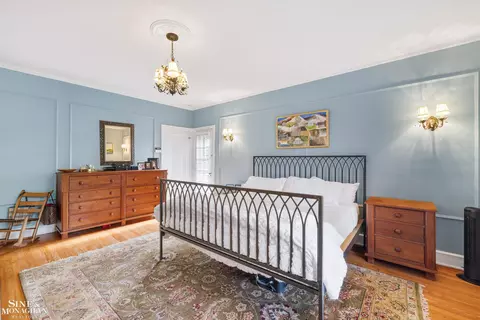 Bedroom - 1148 Devonshire, Grosse Pointe Park, MI 48230 photo 2 of 9