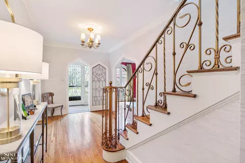 Entry Way - 1148 Devonshire, Grosse Pointe Park, MI 48230 photo 4 of 10