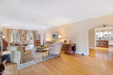 Living - 1148 Devonshire, Grosse Pointe Park, MI 48230 photo 4 of 11