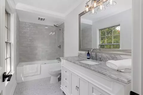 Bath - 4 Cameron, Grosse Pointe, MI 48230 photo 8 of 9