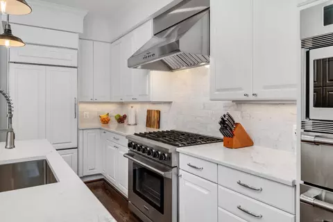 Kitchen - 4 Cameron, Grosse Pointe, MI 48230 photo 5 of 6