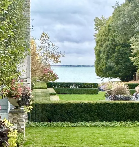 View/Area - 4 Cameron, Grosse Pointe, MI 48230 photo 1 of 9