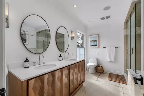Bath - 4 Cameron, Grosse Pointe, MI 48230 photo 3 of 9