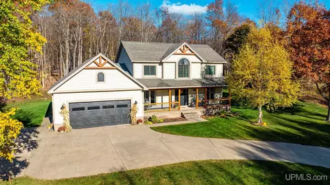 1040 Crestwood, Hancock, MI 49930